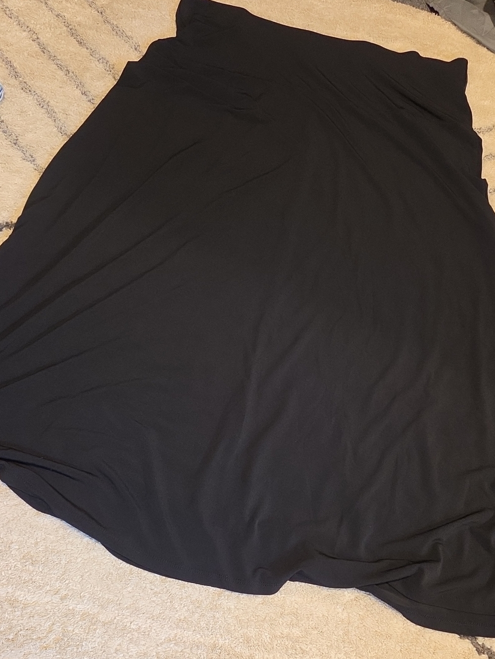 Roz & Ali Black Maxi Skirt with Flowing Hem